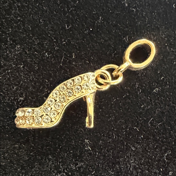 Effy 6 - Elegant Gold and Crystal Pendants/Charms - Picture 5 of 9